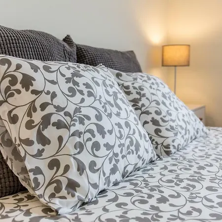 Haven - Terrace Penthouse In Downtown 아파트 *